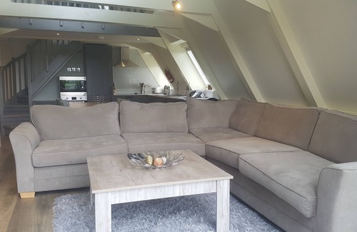 Praze-An-Beeble Casa | Luxury lodge on spacious country estate. Own hot tub. Free gym, pool & more