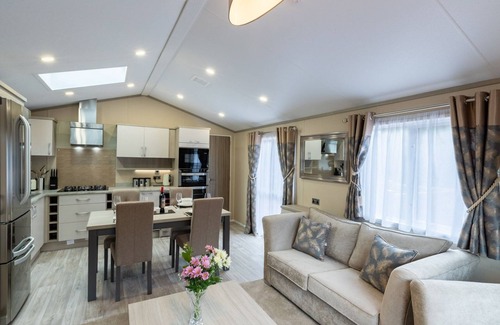 Troutbeck Bridge Cabina | Luxury Lodge on White Cross Bay, lake Windermere