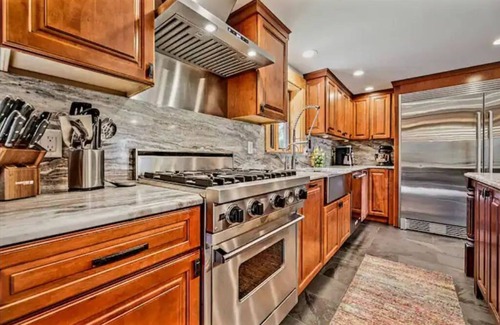Traverse City Cabina | Luxury Lodge overlooking both Grand Traverse Bays