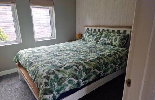 Llanfair Caereinion Casa | Luxury Lodge - Sleeps 4 hot tub & parking