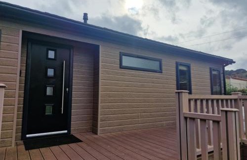 Llanfair Caereinion Casa | Luxury Lodge - Sleeps 4 hot tub & parking