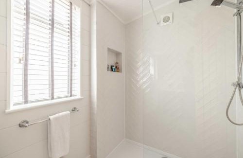 Windsor Casa | Luxury Lodge with Hot Tub in Windsor Marina