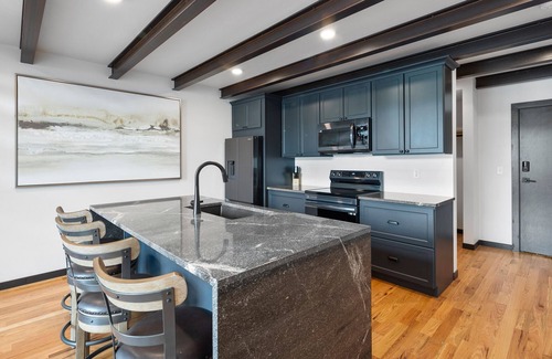 Hill City Apartamento | Luxury Loft 4 Overlook Main Street