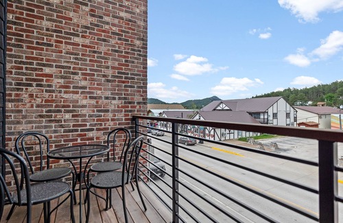 Hill City Apartamento | Luxury Loft 4 Overlook Main Street