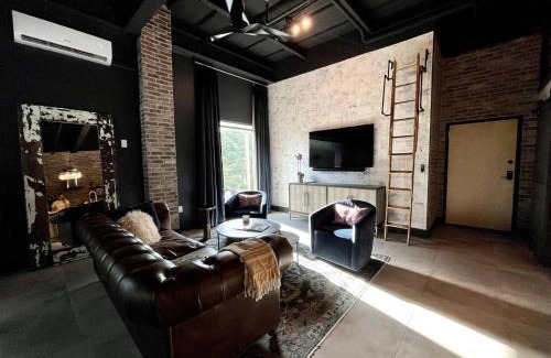Tampa Heights Apartamento | Luxury Loft - Downtown Tampa, Ybor, Armature