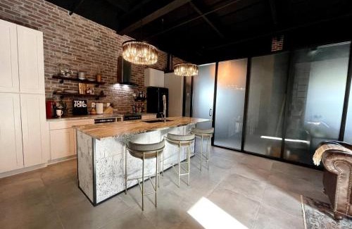 Tampa Heights Apartamento | Luxury Loft - Downtown Tampa, Ybor, Armature