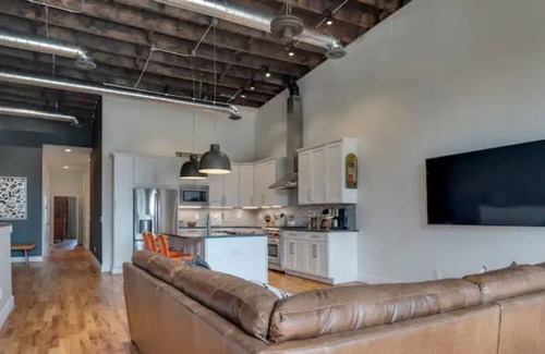 Fayetteville Apartamento | Luxury Loft on Historic Fayetteville Square