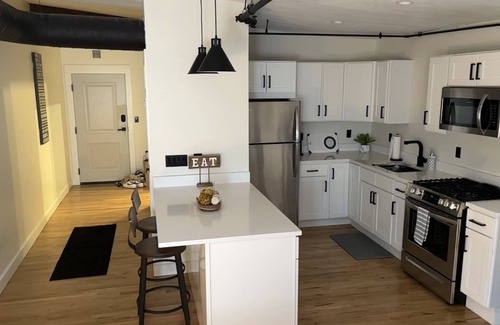 New Britain Apartamento | Luxury Loft (perfect for business or pleasure)