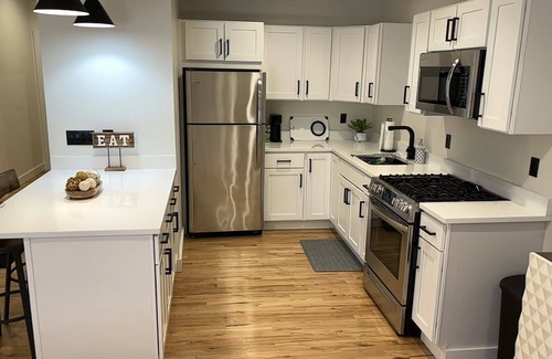 New Britain Apartamento | Luxury Loft (perfect for business or pleasure)