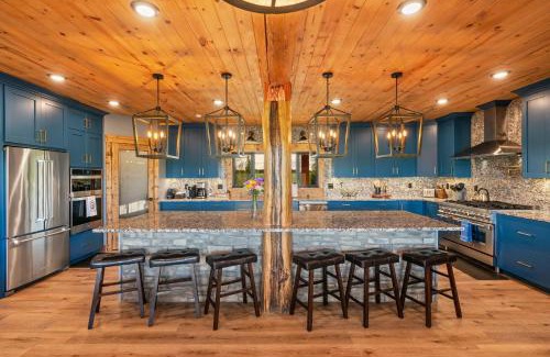 Tetonia Casa | Luxury Log Cabin Epic Views Hot Tub