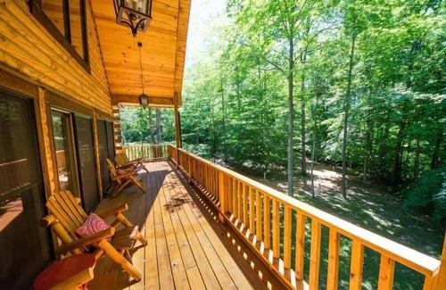 Helmsburg Cabina | 3 Irish Sons Log Cabin ubicado entre Bloomington, Nashville y Lake Lemon.