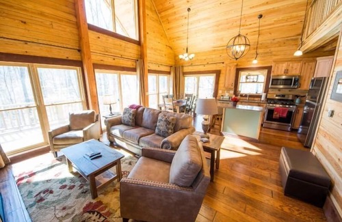 Helmsburg Cabina | 3 Irish Sons Log Cabin ubicado entre Bloomington, Nashville y Lake Lemon.