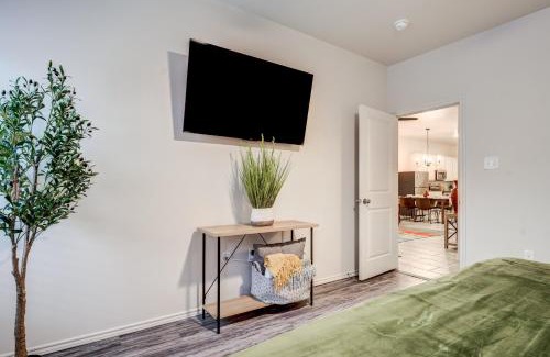 North by Northwest Casa | Luxury Lubbock Home Retreat near Texas Tech