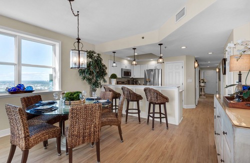 Miramar Beach Condominio | LUXURY Magnificent Top-Floor Views Pool Beach Balconies Destin Miramar Beach
