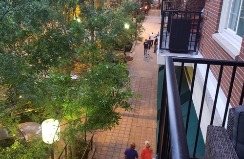 Greenville Downtown Apartamento | LUJO PRINCIPAL ST. CONDOMINIO CON BALCON