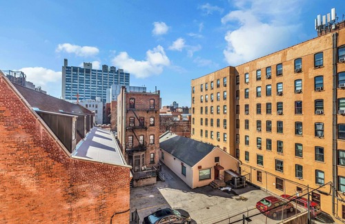 Harlem Apartamento | Luxury Manhattan abode with balcony and rooftop, close to all.