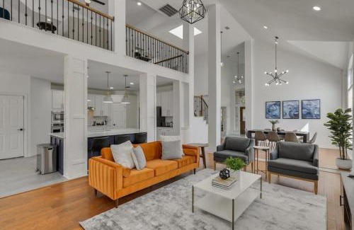 Rowlett Casa | Luxury Mansion Paradise - Cinema Room, Pool, Spa