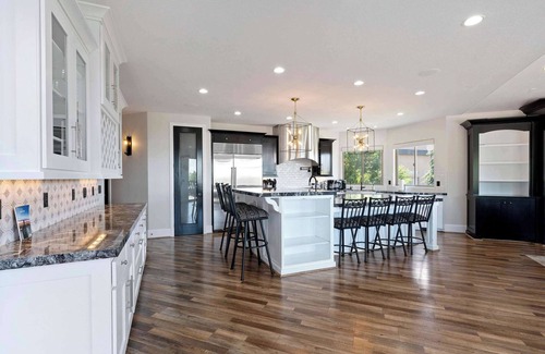 Draper Casa | Luxury Mansion *Sleeps 20 *Pool *SportCrt *Theater * Gym * Hot tub & Games
