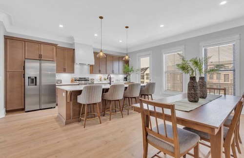 Murfreesboro Casa | Luxury Massive Townhome, Pool, Elevator, Amenities