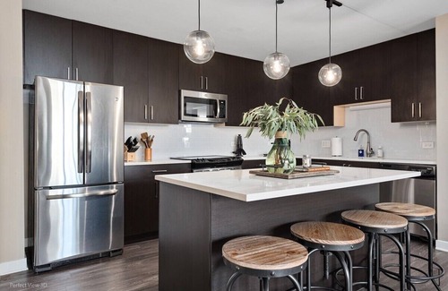 Rush and Division Apartamento | Luxury Meets Fun: Downtown PH w/ Private Game Room