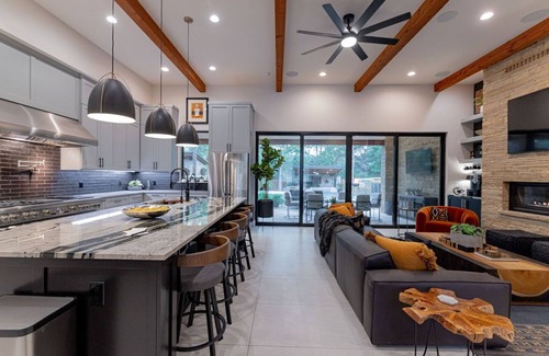 Austin Casa | Designer Interiors, Private Pool & Prime Location - Perfect Getaway Near Austin