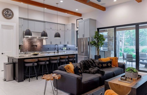 Austin Casa | Designer Interiors, Private Pool & Prime Location - Perfect Getaway Near Austin