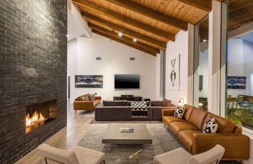 Arcadia Casa | Luxury Micro-Resort, Theater, Sauna, Heated Pool