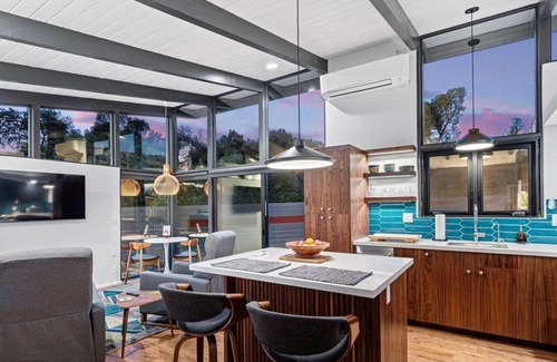 Claremont Casa | Luxury mid-century retreat
