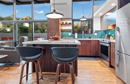 Claremont Casa | Luxury mid-century retreat
