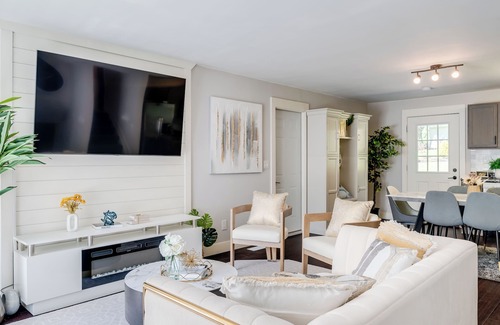 Parkdale Casa | Luxury Midterm Rental for Families, Medical and Corporate Professionals Cincy