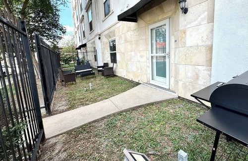 Midtown Condominio | Luxury Midtown King Suite Escape