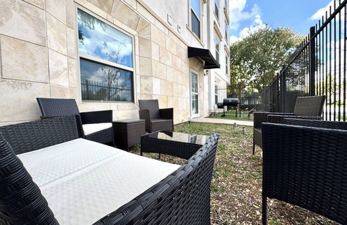 Midtown Condominio | Luxury Midtown King Suite Escape