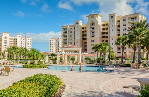 New Smyrna Beach Apartamento | Luxury Minorca ~ Corner Unit ~ Ocean River Views 2 Balconies Paros 606