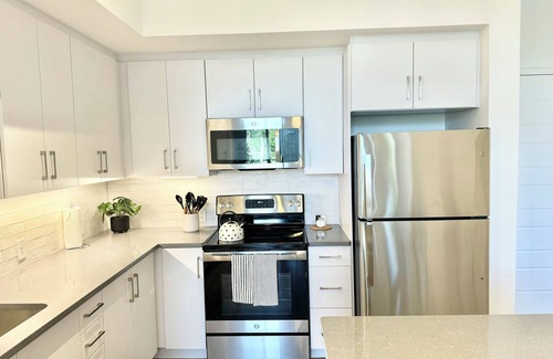 Westgate Apartamento | Luxury & Modern 1-bedroom apartment room in West Palm Beach - POOL & GYM