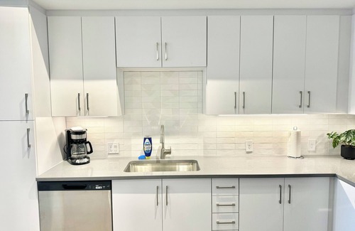 Westgate Apartamento | Luxury & Modern 1-bedroom apartment room in West Palm Beach - POOL & GYM