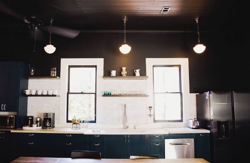 Lockhart Otro | Luxury Modern 1880's Farmhouse with Pool in Lockhart, the BBQ Capital of Texas