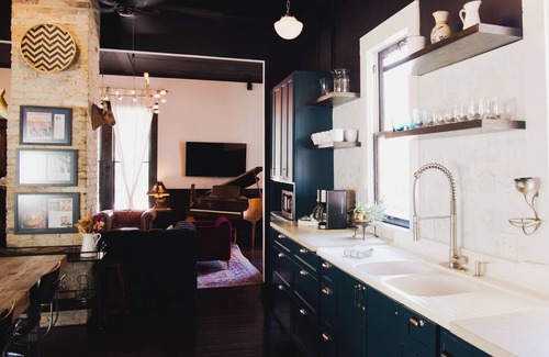 Lockhart Otro | Luxury Modern 1880's Farmhouse with Pool in Lockhart, the BBQ Capital of Texas