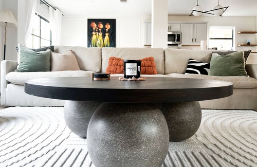 Berdoll Farms Casa | Luxury modern 3 bedroom house near the airport