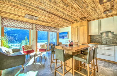 Hollersbach im Pinzgau Apartamento | LUXURY modern alpine-style apartment with private SAUNA and AWESOME VIEWS!