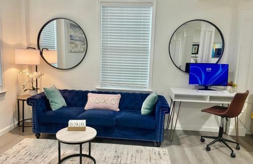 Fort Walton Beach Casa | Luxury Modern & Cute- Minutes to The White-Sand Beaches
