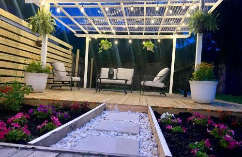 Fort Walton Beach Casa | Luxury Modern & Cute- Minutes to The White-Sand Beaches