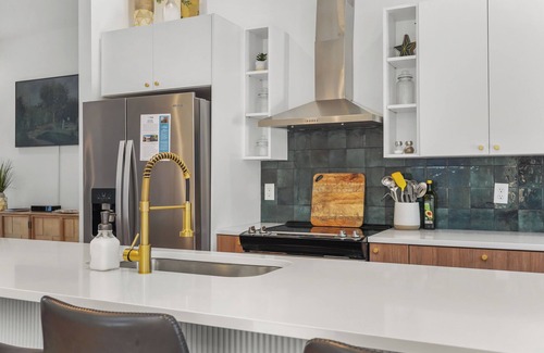 Missionary Ridge Casa | Luxury Modern, Down Town Retreat, Pet Friendly
