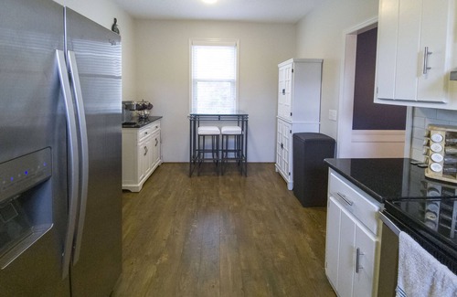 Pine Ridge Casa | Luxury Modern Home Close to Downtown & Airport