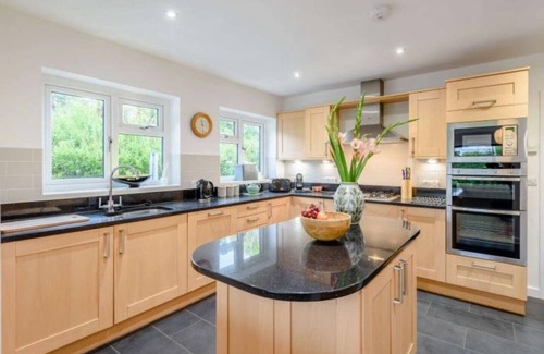 Braunton Casa | Luxury modern house on the edge of the Village, close to Beach and Golf-course.