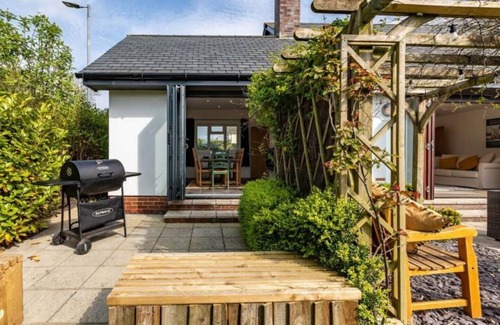 Braunton Casa | Luxury modern house on the edge of the Village, close to Beach and Golf-course.