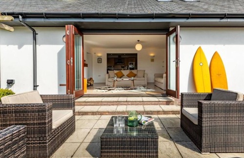 Braunton Casa | Luxury modern house on the edge of the Village, close to Beach and Golf-course.