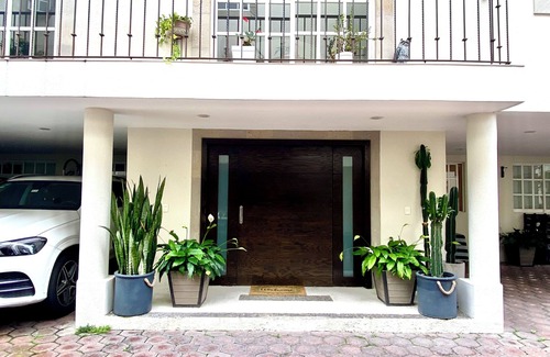 Guadalupe Inn Casa | Casa moderna de Lujo: Para familias, con jardín en exclusiva y segura comunidad.
