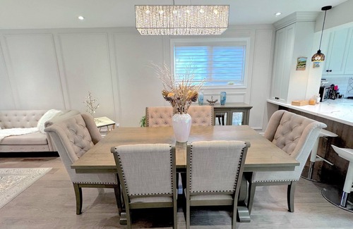 Cooksville Casa | Luxury Modern Retreat: Sauna, Theatre, Pool Table
