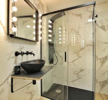 La Trinidad-San Juan y Todos los Santos Apartamento | Luxury, Modern & Style Mezquita