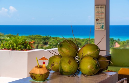 Montego Bay Villa | NUEVA VILLA DE LUJO, 180 VISTAS, PISCINA, RESORT / MEMBRESÍA DEL GOLF INCLUIDO, CHEF, PERSONAL